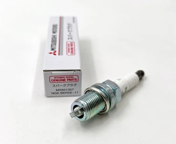 Spark Plugs Mitsubishi 415 (BK