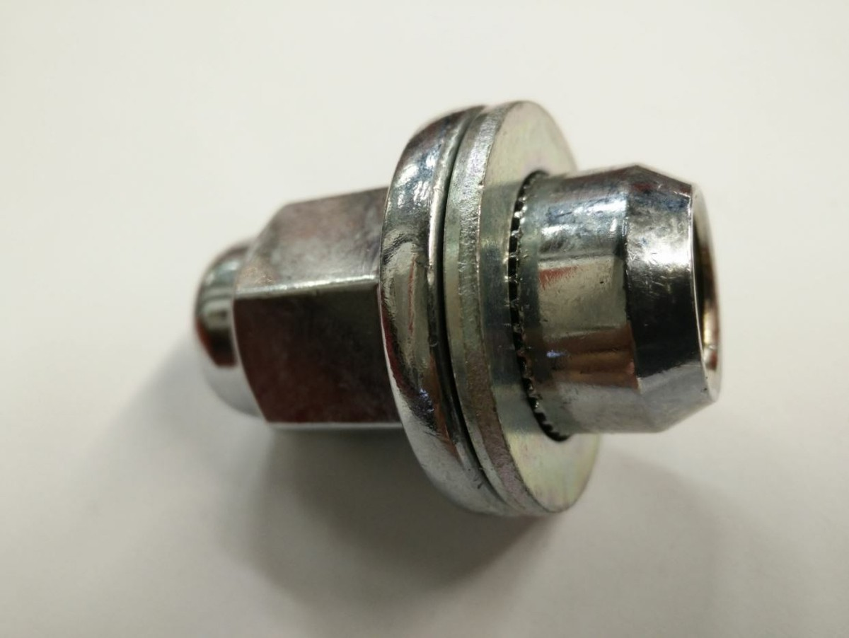 Wheel Nut Toyota L/C